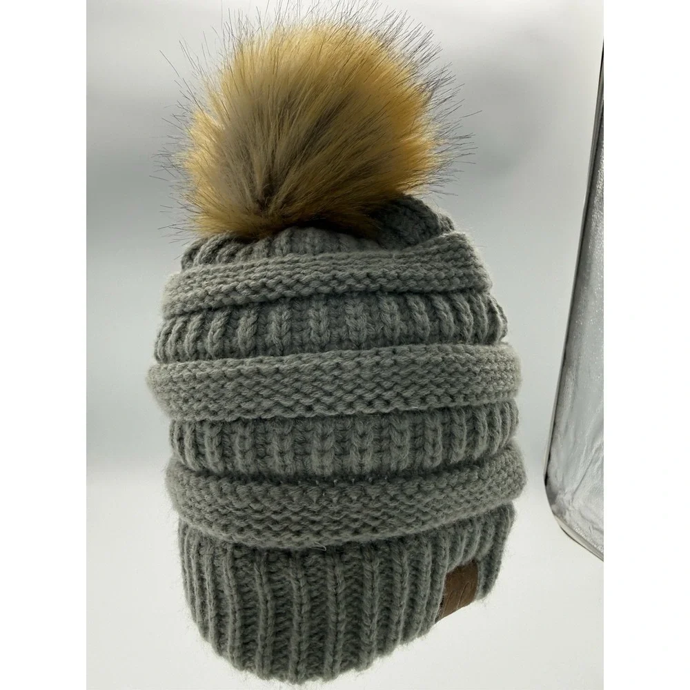 CC Beanie Hat Fuzzy Cuff Cable Knit Pom Pom Thick Knit Stretch‎ Soft Gray